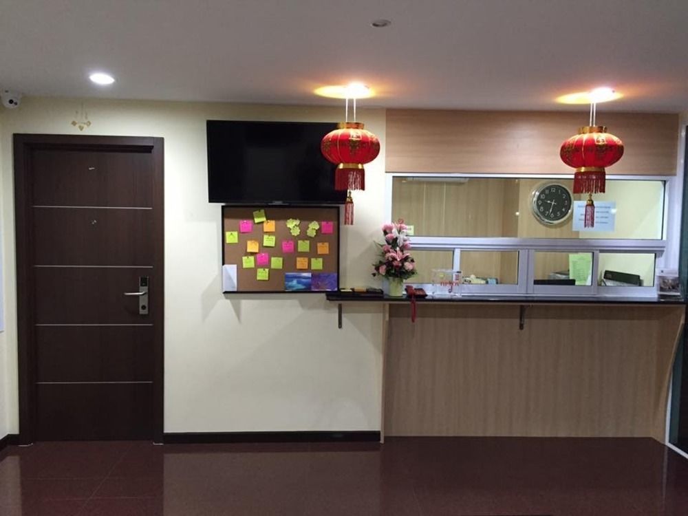 Modernbright Laemchabang Aparthotel Bang Lamung Exteriör bild