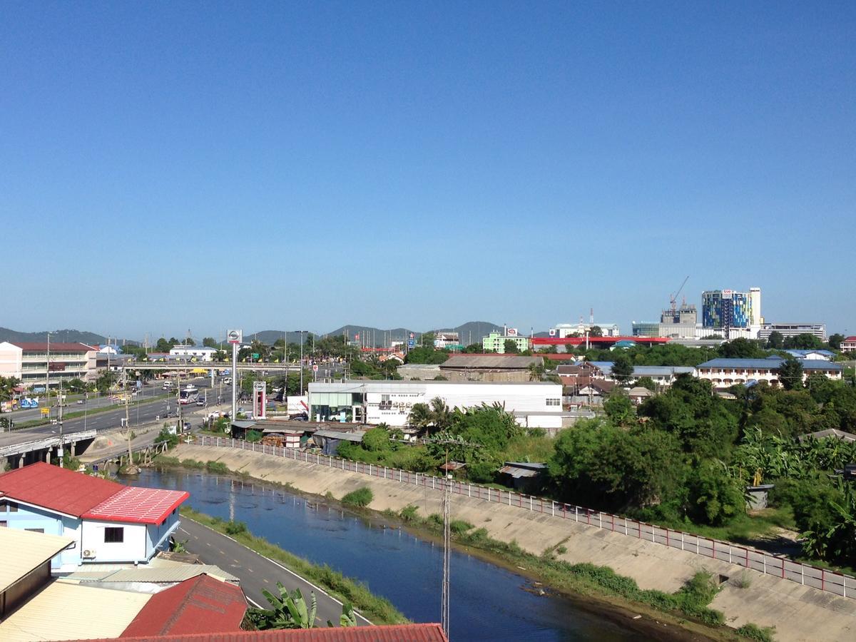 Modernbright Laemchabang Aparthotel Bang Lamung Exteriör bild
