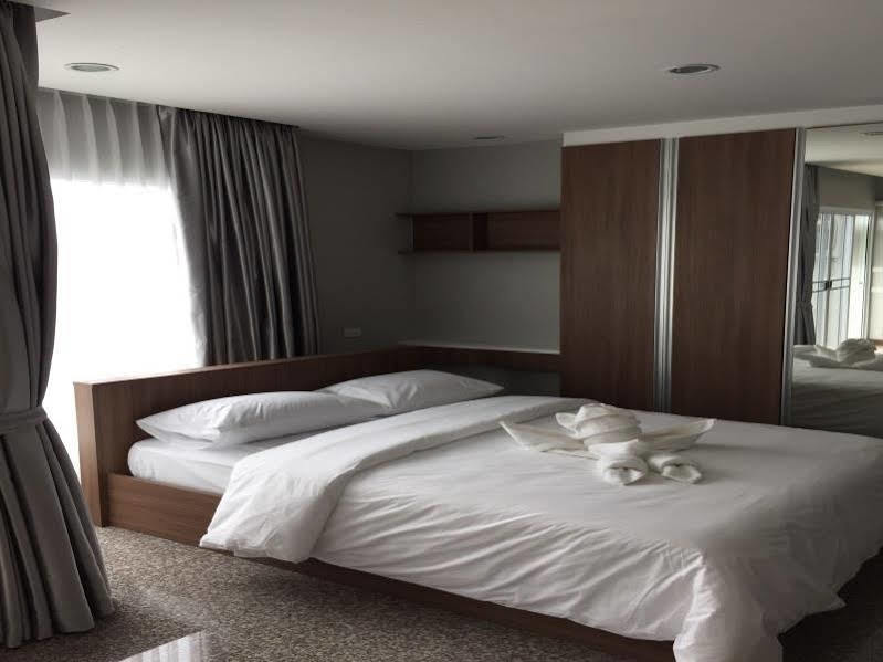 Modernbright Laemchabang Aparthotel Bang Lamung Exteriör bild