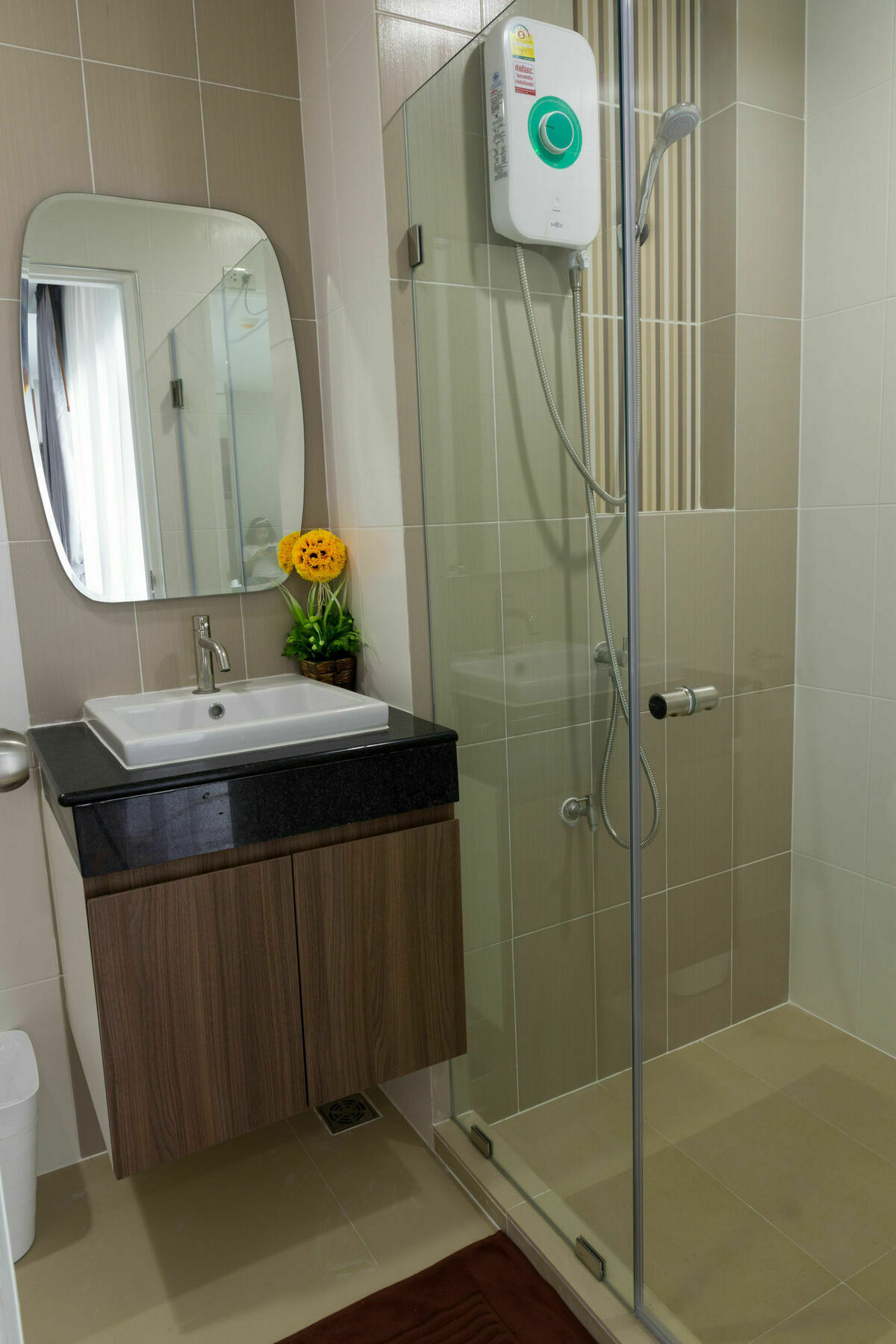 Modernbright Laemchabang Aparthotel Bang Lamung Exteriör bild